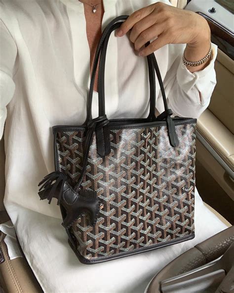 price of goyard st louis gm tote 2019|goyard pm bag price.